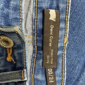 24 mid rise skinny curve Levi’s